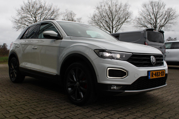 Volkswagen T-Roc 2.0 TSI 4Motion Sport | Trekhaak 1700KG | Stoelverwarming | Climate Control | Parkeersensoren |