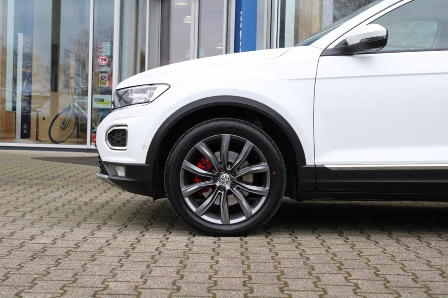 Volkswagen T-Roc 2.0 TSI 4Motion Sport | Trekhaak 1700KG | Stoelverwarming | Climate Control | Parkeersensoren |