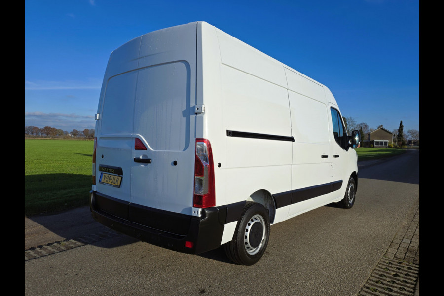 Renault Master T35 2.3 dCi L2 H2 - 150 Pk - Euro 6 - Navi - ParkeerCamera - Airco - Cruise Control