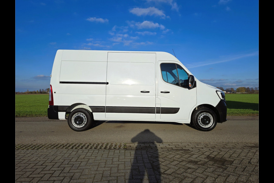 Renault Master T35 2.3 dCi L2 H2 - 150 Pk - Euro 6 - Navi - ParkeerCamera - Airco - Cruise Control