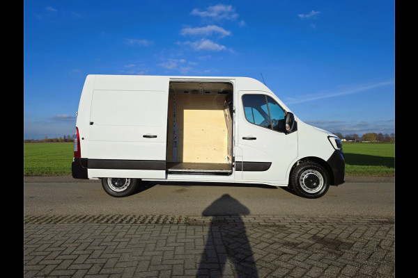 Renault Master T35 2.3 dCi L2 H2 - 150 Pk - Euro 6 - Navi - ParkeerCamera - Airco - Cruise Control