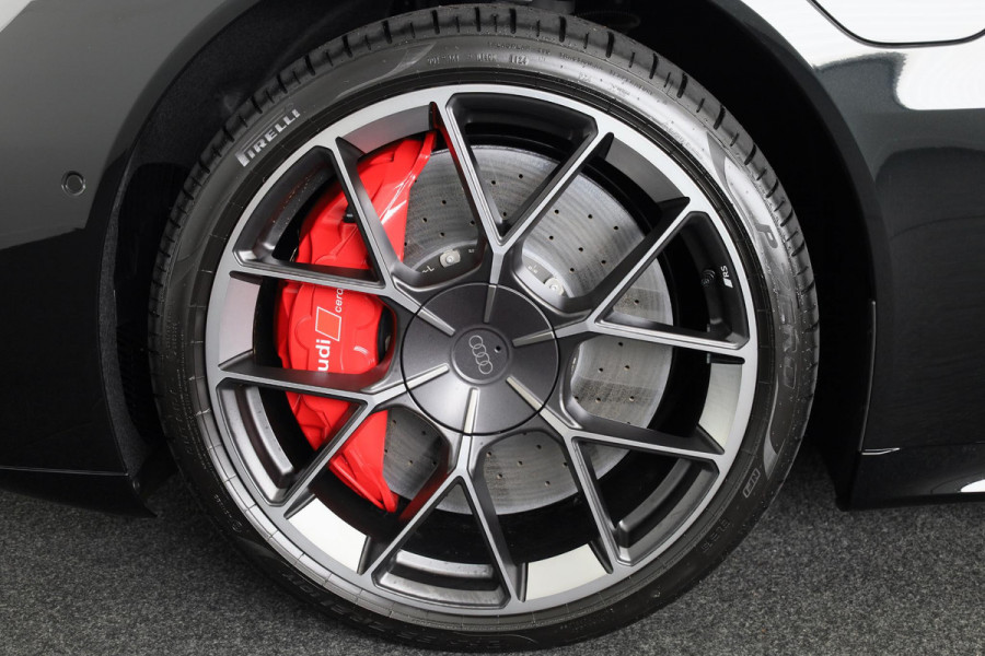 Audi e-tron GT RS e-tron GT Performance active airsuspension, keramische remmen rood, vierwielbesturing, assistentiepakket Plus, optiekpakket mat carbon, stoelventillatie en massage