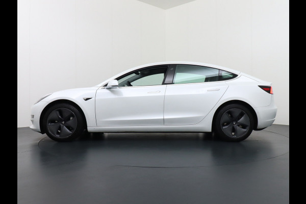 Tesla Model 3 Long Range 75kWh 463PK FSD-mogelijk Premium Audio 4wd Lmv 18" AutoPilot Panoramadak Camera's Leder Adaptive-CruiseControl-Stop&G Stoel en achterbank verwarming Keyless Electr.Stoelen+Memory+Easy-Entry WiFi Origineel Nederlandse auto, 1e Eigenaar, Grootste accu, Tot 16,5kwh thuis laden.