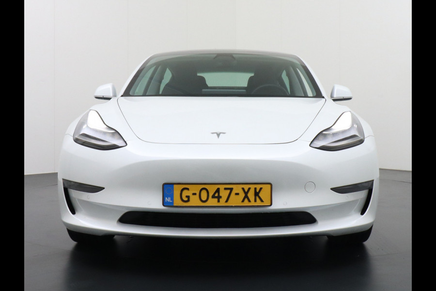 Tesla Model 3 Long Range 75kWh 463PK FSD-mogelijk Premium Audio 4wd Lmv 18" AutoPilot Panoramadak Camera's Leder Adaptive-CruiseControl-Stop&G Stoel en achterbank verwarming Keyless Electr.Stoelen+Memory+Easy-Entry WiFi Origineel Nederlandse auto, 1e Eigenaar, Grootste accu, Tot 16,5kwh thuis laden.