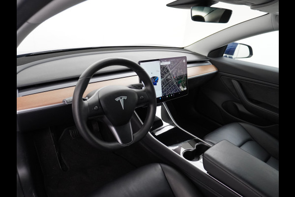 Tesla Model 3 Long Range 75kWh 463PK FSD-Full Self Driving Computer-3 Premium Audio 4wd Lmv 19" AutoPilot Panoramadak Camera's Leder Adaptive- Stoel en achterbank verwarming Keyless Electr.Stoelen+Memory+Easy-Entry WiFi Origineel Nederlandse auto, 1e Eigenaar, Grootste accu, Tot 16,5kwh thuis laden.