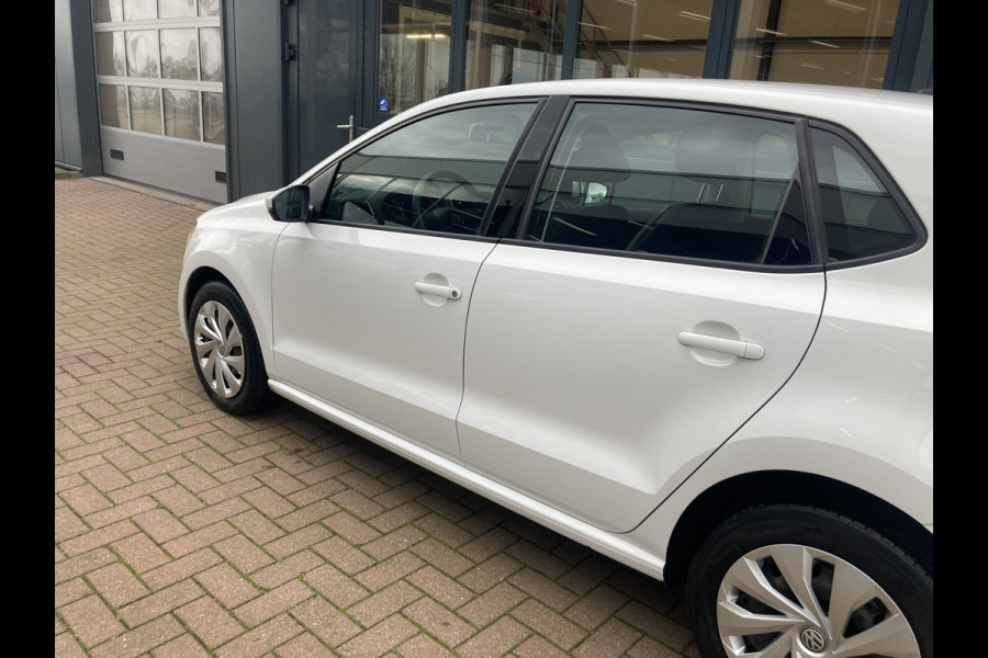 Volkswagen Polo 1.4 TDi 90pk Comfortline Exec.Plus 5-drs. NAVI/CARPLAY/AIRCO/CRUISE/PDC/BTW/2E EIGENAAR!