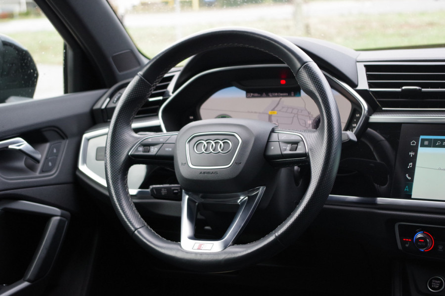 Audi Q3 45 TFSI e 245 PK S-Line Edition PHEV, Panoramadak, Matrix-LED, Camera, Adap. Cruise Control,