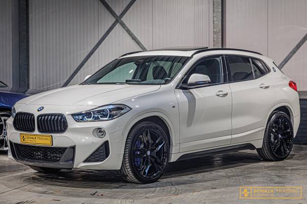 BMW X2 SDrive20i M-sport NAP Panoramadak Camera Leder H&K