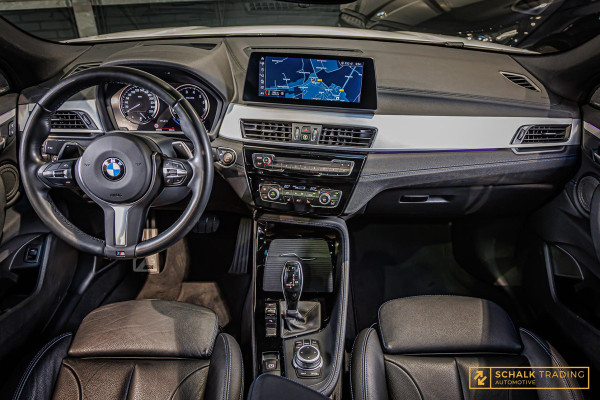 BMW X2 SDrive20i M-sport NAP Panoramadak Camera Leder H&K