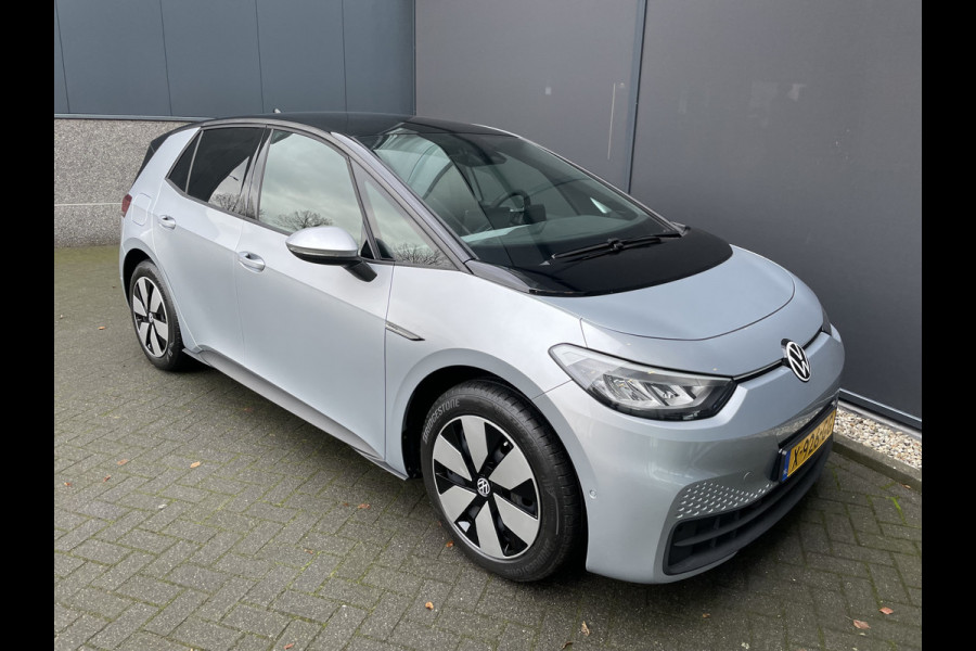 Volkswagen ID.3 Pro Advantage 58 kWh //NIEUW/ Subsidie regeling nog tot 31-12-2024 Clim. control - Cruise control - Parks.v+a - stuur en v.stoelen vw - Park Assist - Tel/Connect/radio - MFL stuurwiel - ramen E-VZ - Spiegels E-V+V