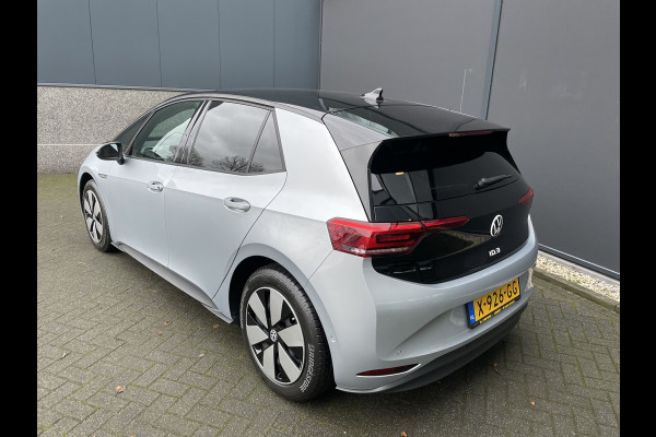 Volkswagen ID.3 Pro Advantage 58 kWh //NIEUW/ Subsidie regeling nog tot 31-12-2024 Clim. control - Cruise control - Parks.v+a - stuur en v.stoelen vw - Park Assist - Tel/Connect/radio - MFL stuurwiel - ramen E-VZ - Spiegels E-V+V