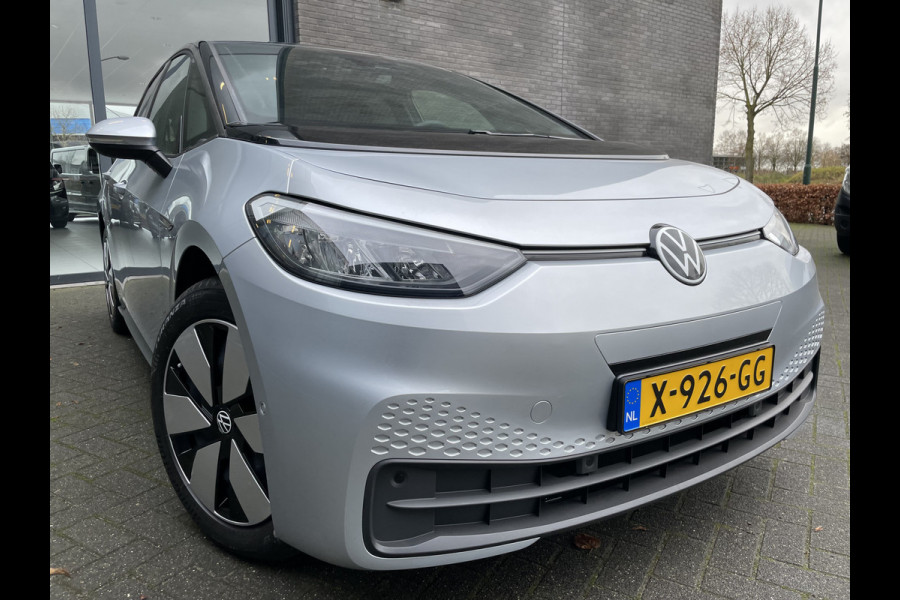 Volkswagen ID.3 Pro Advantage 58 kWh //NIEUW/ Subsidie regeling nog tot 31-12-2024 Clim. control - Cruise control - Parks.v+a - stuur en v.stoelen vw - Park Assist - Tel/Connect/radio - MFL stuurwiel - ramen E-VZ - Spiegels E-V+V