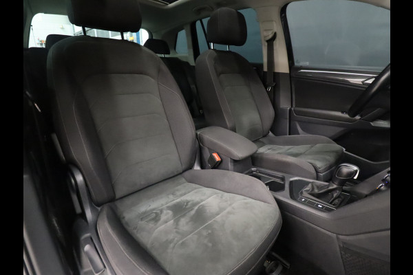 Volkswagen Tiguan 1.5 TSI ACT Comfortline Business [SCHUIFKANTELDAK, MASSAGE STOELEN, STOELVERWARMING, ADPATIVE CRUISE, CARPLAY, DYN AUDIO, SENSOREN V+A, ELEKTRISCHE SPIEGELS, ALCANTARA, NIEUWSTAAT]