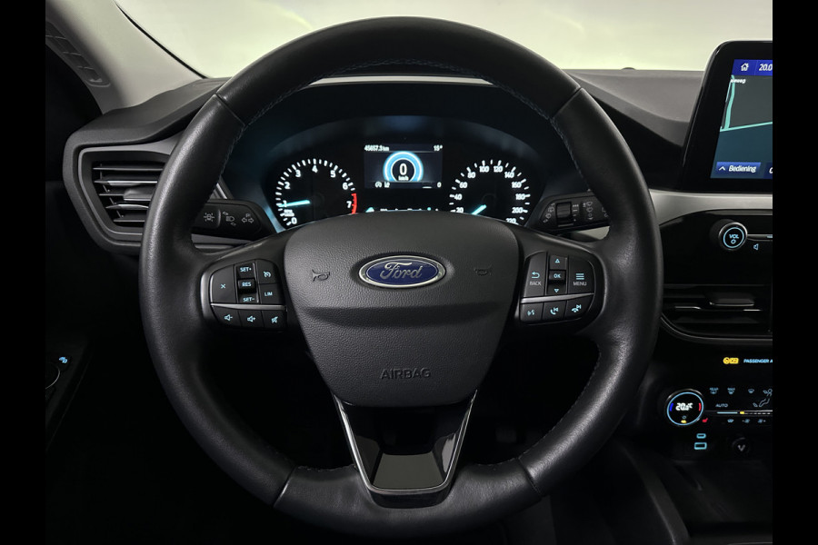 Ford Kuga 1.5 EcoBoost Titanium 150pk Dealer O.H 1800kg Trekgewicht | Carplay | Lane Assist | Cruise Control | Navi | Stuur\Stoel Verwarming |  DAB | Parkeersensoren | Voorruit Verwarming |