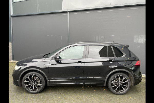 Volkswagen Tiguan 1.5 TSI Elegance Full options!! panorama schuif / kanteldak tv schermen 20 inch velgen