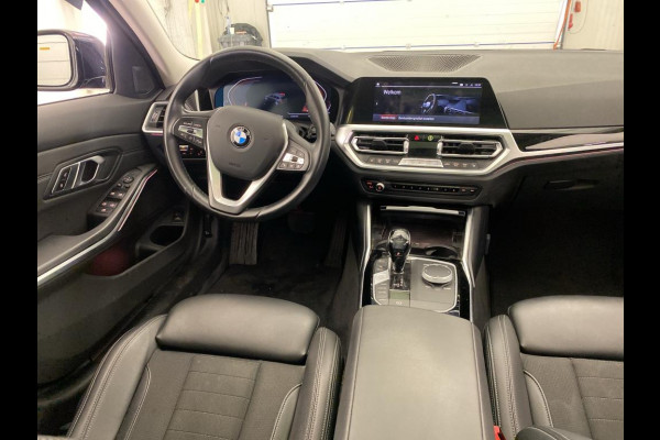 BMW 3 Serie Touring 320i Executive Edition NL AUTO | CAMERA  | ELEKTR TREKHAAK | STOELVERW | PANO |