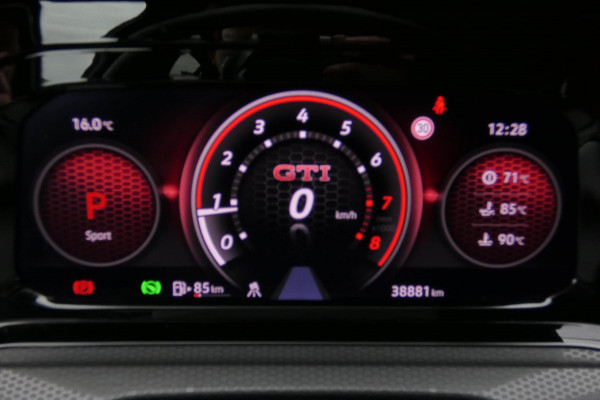 Volkswagen Golf 2.0 TSI GTI | DEALERONDERHOUDEN | FABRIEKSGARANTIE T/M 2025 | STUURVERWARMING | HEAD UP DISPLAY