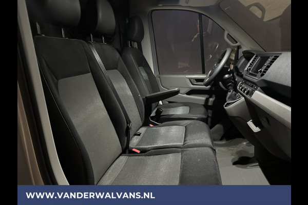 Volkswagen Crafter 2.0 TDI 141pk L3H2 L2H1 Euro6 Airco | Navigatie | Apple Carplay | Android Auto | Trekhaak Parkeersensoren, Bijrijdersbank