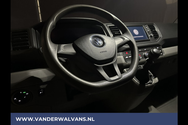 Volkswagen Crafter 2.0 TDI 141pk L3H2 L2H1 Euro6 Airco | Navigatie | Apple Carplay | Android Auto | Trekhaak Parkeersensoren, Bijrijdersbank