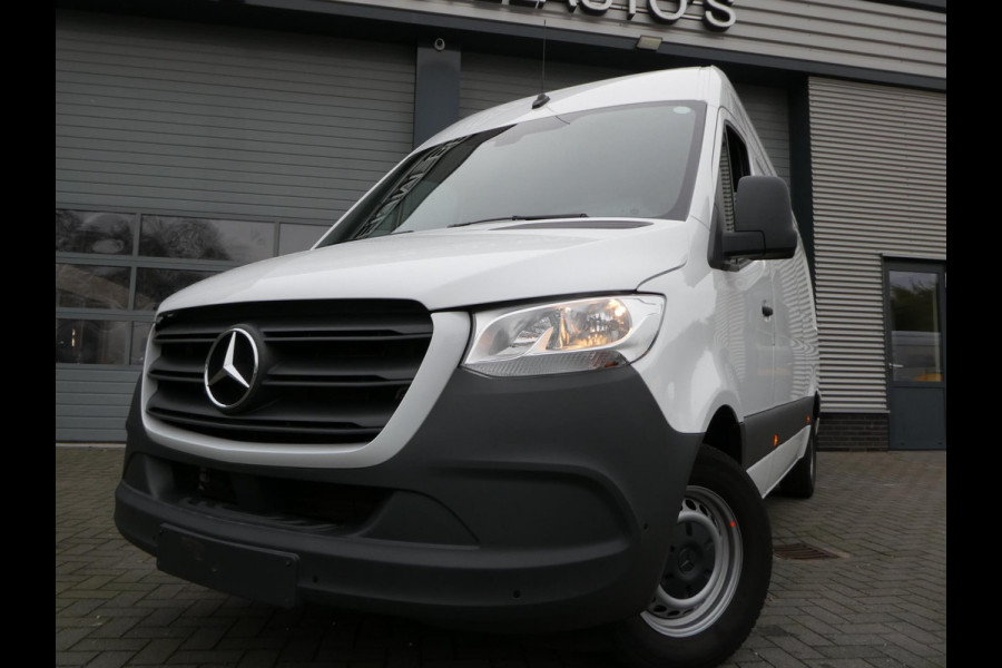 Mercedes-Benz Sprinter 317cdi L2H2 Automaat, Airco, Camera, 3-Zits, PDC, Stoelverwarming.