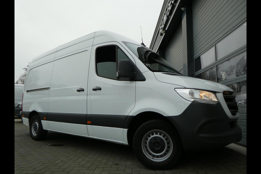 Mercedes-Benz Sprinter 317cdi L2H2 Automaat, Airco, Camera, 3-Zits, PDC, Stoelverwarming.