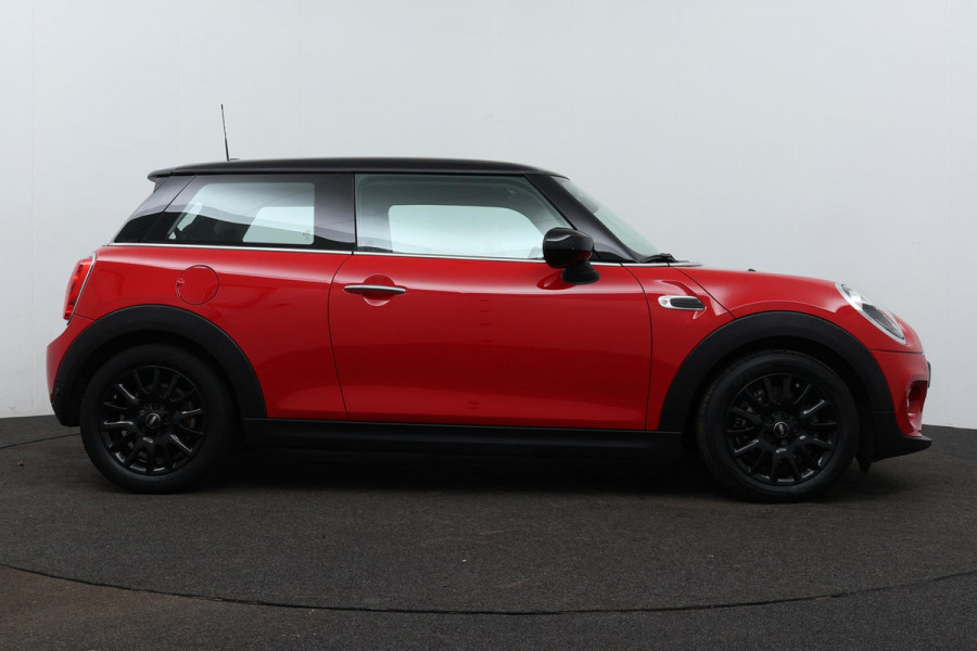 MINI Mini 1.5 Cooper Pepper Business FACE LIFT (1e Eig, Dealer OndH, NL-auto, Navi, Parkeersensoren, Airco, Cruise Con, Etc)