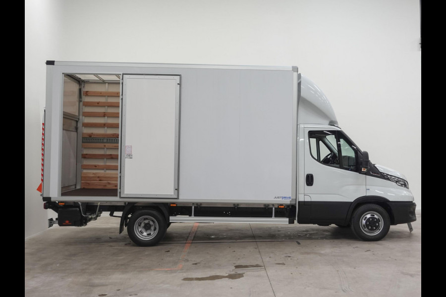 Iveco Daily 35C18 3.0 180pk Automaat Bakwagen Laadklep Dubbellucht 440x211x235 Airco Cruise control LED Navi Camera