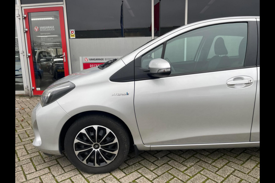 Toyota Yaris 1.5 Hybrid Aspiration Camera/navigatie/1e eigenaar