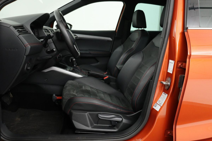 Seat Arona 1.0 TSI FR Intens | Stoelverwarming | Trekhaak | Leder/Alcantara | Adaptive cruise | Camera | Virtual Cockpit | Carplay | Full LED | Dodehoek detectie | Navigatie | Keyless