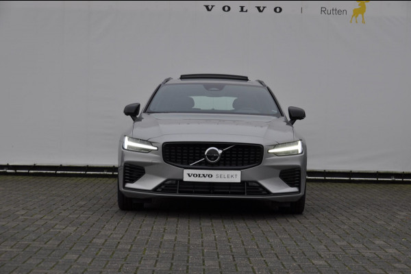 Volvo V60 T6 350PK Automaat Recharge AWD Plus Dark / Adaptieve cruise control / BLIS / Panoramadak / Harman Kardon audio /  Apple carplay / Elektrische stoelen met geheugen / Parkeersensoren met 360 camera / Trekhaak / Elektrische achterklep