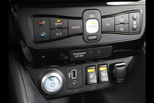 Nissan Leaf E+ 62 kWh LEDER Camera Grootste ACCU! Trekhaak Apple Carplay Android Auto Adapt.Cruise-Control Navi Ecc Bluetooth DAB Keyless Le Verwarmd Lederen Stuur Isofix e+ N-Connecta