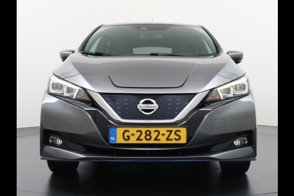 Nissan Leaf E+ 62 kWh LEDER Camera Grootste ACCU! Trekhaak Apple Carplay Android Auto Adapt.Cruise-Control Navi Ecc Bluetooth DAB Keyless Le Verwarmd Lederen Stuur Isofix e+ N-Connecta