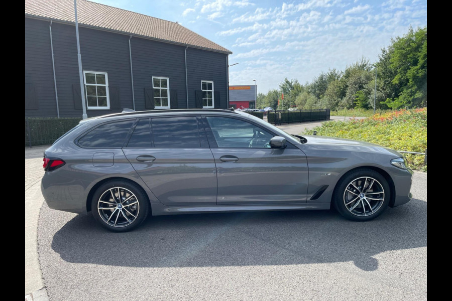 BMW 5 Serie Touring 530e Edition-Plus M Sport Panodak Laserled HUD Harman Kardon 360"Camera