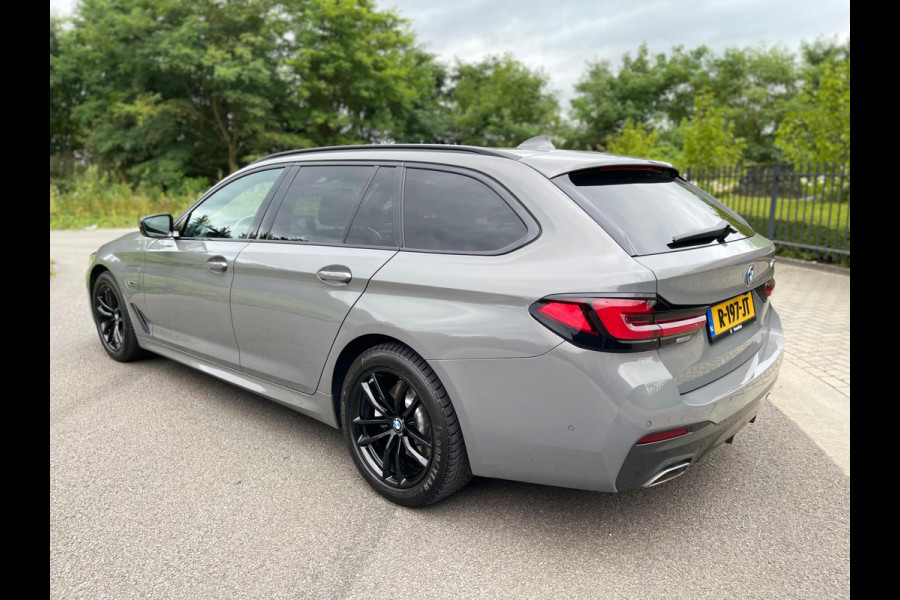 BMW 5 Serie Touring 530e Edition-Plus M Sport Panodak Laserled HUD Harman Kardon 360"Camera