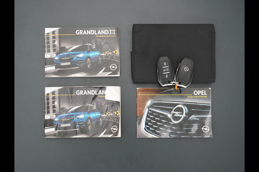 Opel Grandland X T131PK AUT-8 Apple Carplay Android Auto Navi Ecc Pdc Autom.AchterklepAGR-Stoel Cruise Control Keyless LaneAssist DAB Bluetooth Connected Led Licht-Regensensor Business Executive 1ste Eigenaar 1300 kg trekvermogen 39.000 nieuw!