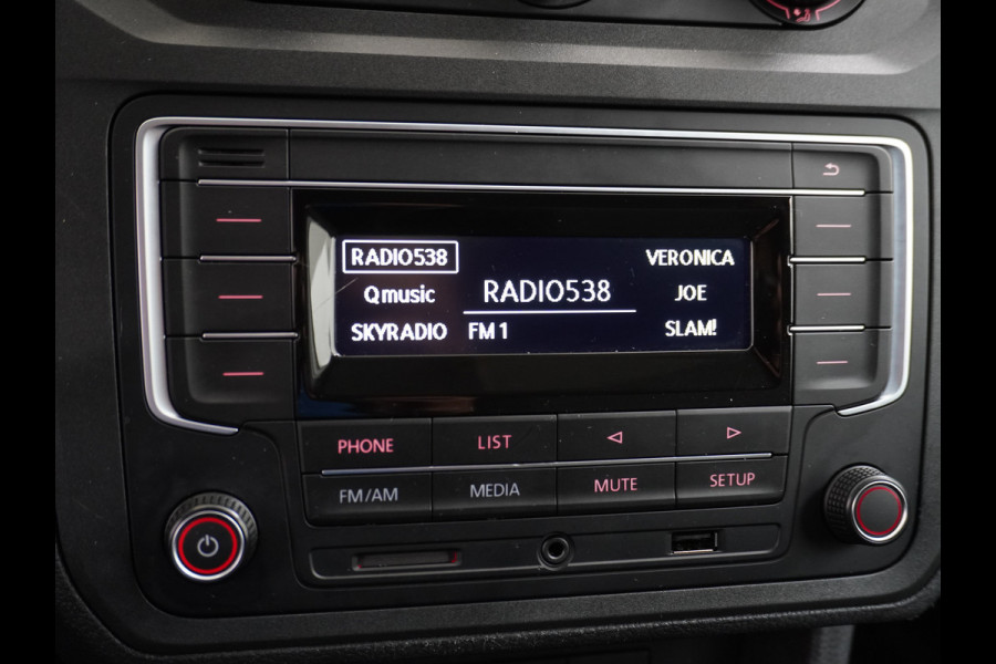 Volkswagen Caddy 2.0TDI EURO 6 Airco Schuifdeur-R Betonplex-Vloer Lat om Lat betimmering Multimedia systeem ESP ASR Elek.ramen Buitenspiegels ele Vervolgbotsing preventie Bluetooth  Brake Assist System Achterruit+Wissers+verwarmd Tussenwand m rooster Achterruitenwisser