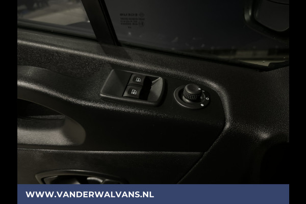 Renault Trafic 2.0 dCi 120pk **BPM VRIJ voor de Ondernemer** L2H1 Euro6 Airco | LED | Navigatie | Imperiaal | Trekhaak | Cruisecontrol Parkeersensoren, Bijrijdersbank