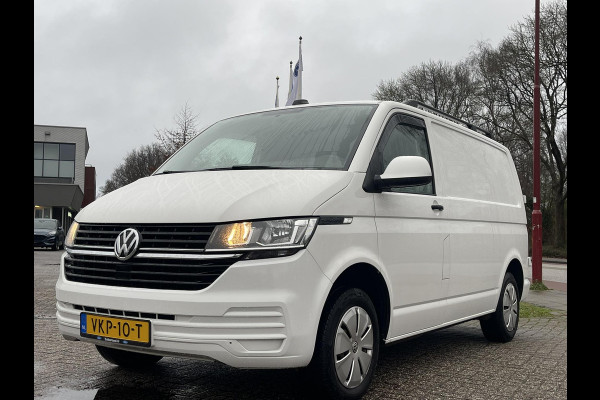 Volkswagen Transporter 2.0 TDI L1H1 26 Economy Business 90pk SCI  Trekhaak | Apple Carplay | Airco | Gestoffeerde laadruimte | Parkeersensoren