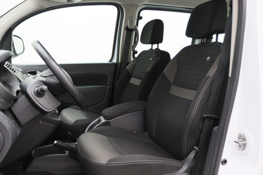 Renault Kangoo Family 1.2 TCe Automaat 5-Persoons, Climate, Cruise, Navigatie, PDC, Bluetooth, Elektr. Pakket, 15''