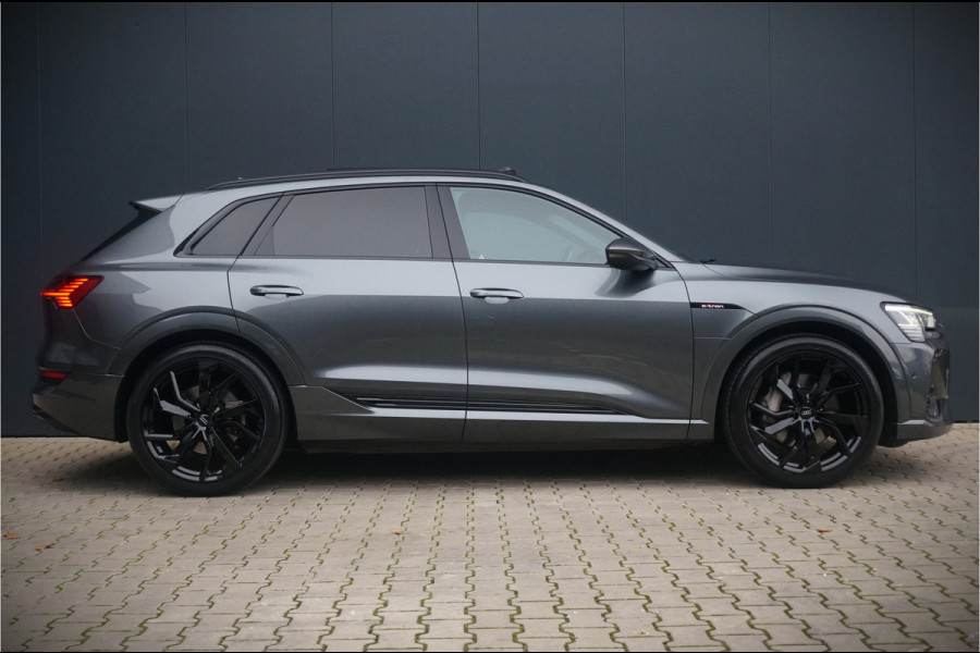 Audi e-tron e-tron 50 quattro Launch edition Black 71 kWh | S-Line | Panoramadak | Memory Seats | Trekhaak | Luchtvering | Adaptive Cruise Control | Camera | Keyless | Matrix LED | Leder | Stoelverwarming | NAP | BTW