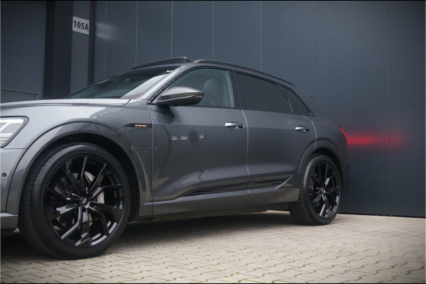 Audi e-tron e-tron 50 quattro Launch edition Black 71 kWh | S-Line | Panoramadak | Memory Seats | Trekhaak | Luchtvering | Adaptive Cruise Control | Camera | Keyless | Matrix LED | Leder | Stoelverwarming | NAP | BTW