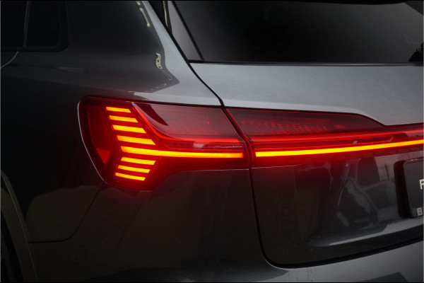 Audi e-tron e-tron 50 quattro Launch edition Black 71 kWh | S-Line | Panoramadak | Memory Seats | Trekhaak | Luchtvering | Adaptive Cruise Control | Camera | Keyless | Matrix LED | Leder | Stoelverwarming | NAP | BTW