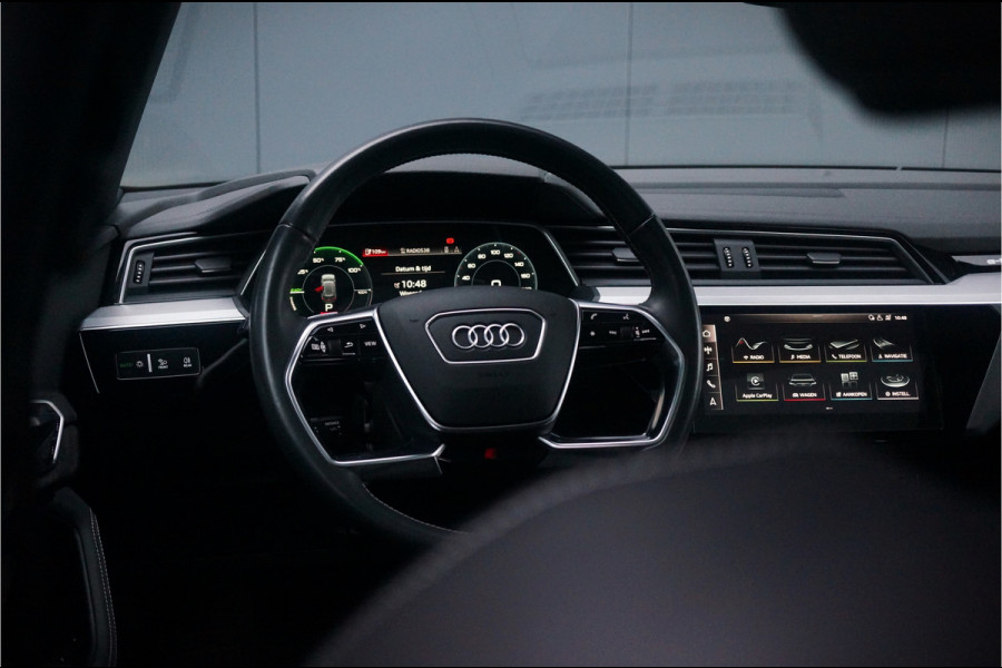 Audi e-tron e-tron 50 quattro Launch edition Black 71 kWh | S-Line | Panoramadak | Memory Seats | Trekhaak | Luchtvering | Adaptive Cruise Control | Camera | Keyless | Matrix LED | Leder | Stoelverwarming | NAP | BTW