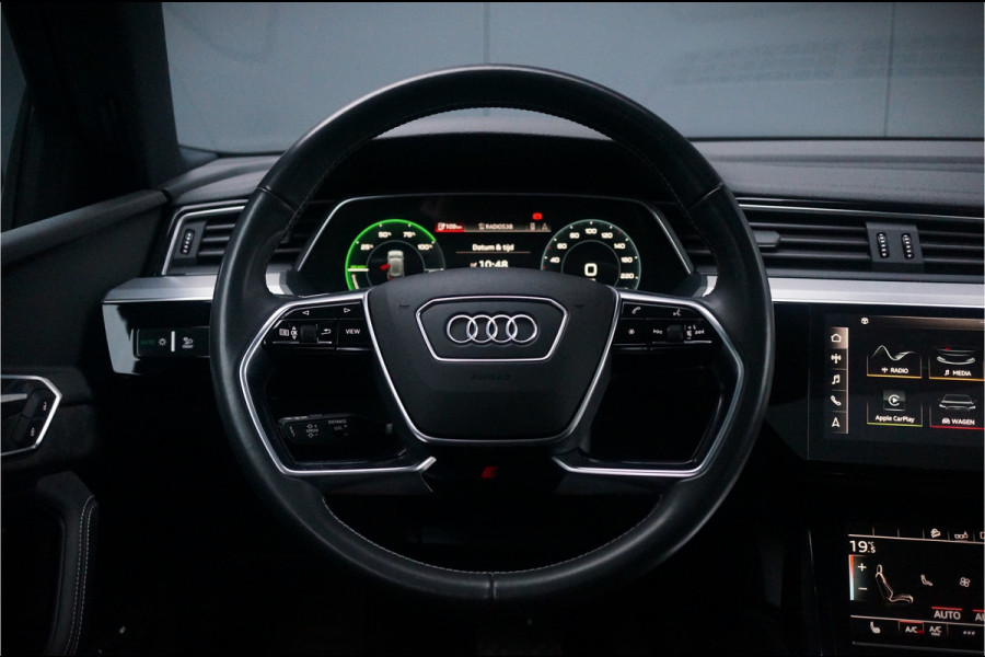 Audi e-tron e-tron 50 quattro Launch edition Black 71 kWh | S-Line | Panoramadak | Memory Seats | Trekhaak | Luchtvering | Adaptive Cruise Control | Camera | Keyless | Matrix LED | Leder | Stoelverwarming | NAP | BTW