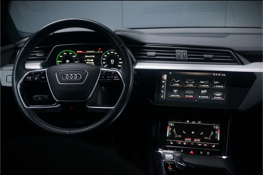 Audi e-tron e-tron 50 quattro Launch edition Black 71 kWh | S-Line | Panoramadak | Memory Seats | Trekhaak | Luchtvering | Adaptive Cruise Control | Camera | Keyless | Matrix LED | Leder | Stoelverwarming | NAP | BTW