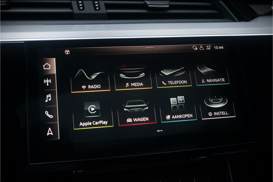 Audi e-tron e-tron 50 quattro Launch edition Black 71 kWh | S-Line | Panoramadak | Memory Seats | Trekhaak | Luchtvering | Adaptive Cruise Control | Camera | Keyless | Matrix LED | Leder | Stoelverwarming | NAP | BTW