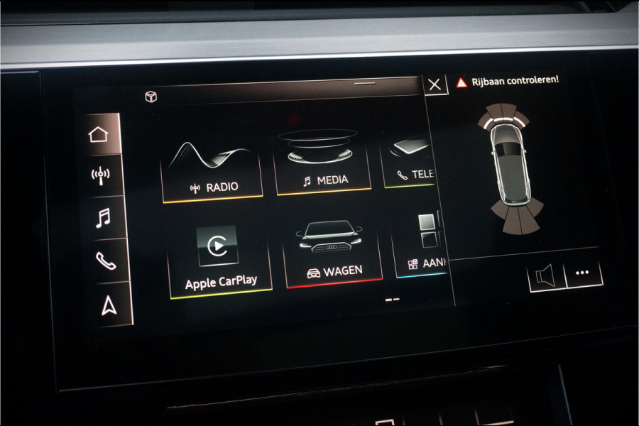 Audi e-tron e-tron 50 quattro Launch edition Black 71 kWh | S-Line | Panoramadak | Memory Seats | Trekhaak | Luchtvering | Adaptive Cruise Control | Camera | Keyless | Matrix LED | Leder | Stoelverwarming | NAP | BTW