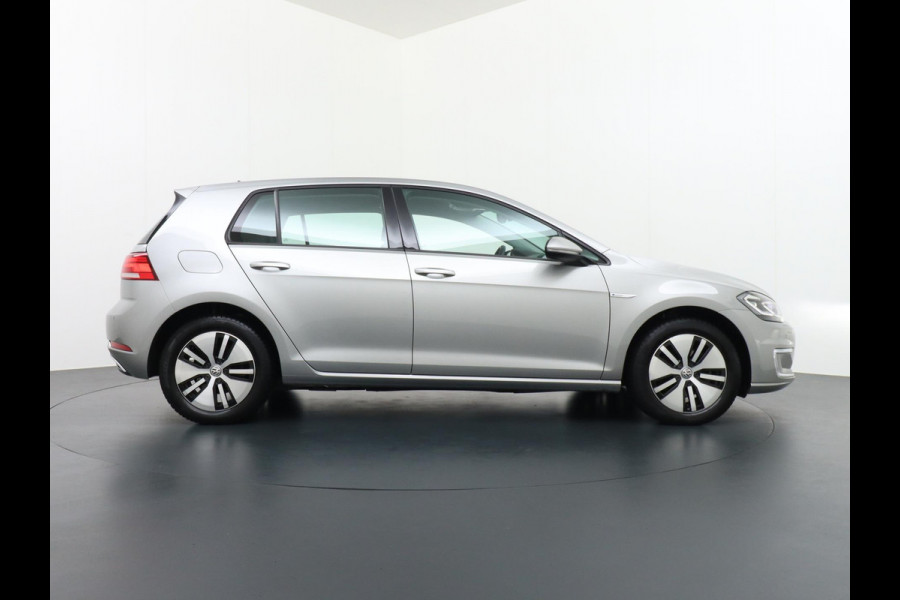 Volkswagen e-Golf E-Golf VAN 16.900 VOOR 14.877 UW EINDEJAARSVOORDEEL: 2.023 | ADAP. CRUISE | RIJKLAAR INCL. 12 MND. BOVAGGARANTIE