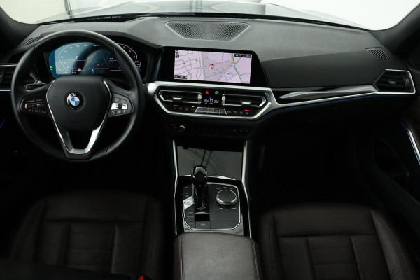 BMW 3-serie 330e eDrive Edition | Panoramadak | Head-Up | Adaptive cruise | Leder | Stoelverwarming | Carplay | Sfeerverlichting | Full LED | Navigatie | Park Assist