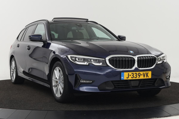 BMW 3-serie 330e eDrive Edition | Panoramadak | Head-Up | Adaptive cruise | Leder | Stoelverwarming | Carplay | Sfeerverlichting | Full LED | Navigatie | Park Assist